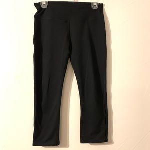Fabletics midrise yoga pant with calf cutouts sz S